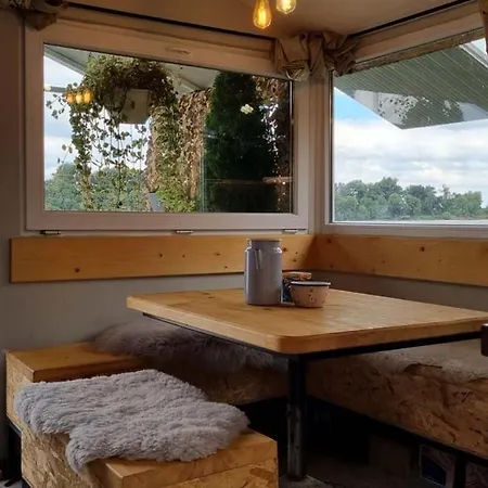 Holiday home Splav Na Dan Waterhouse *