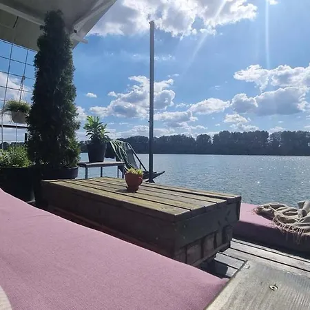 Holiday home Splav Na Dan Waterhouse Belgrade